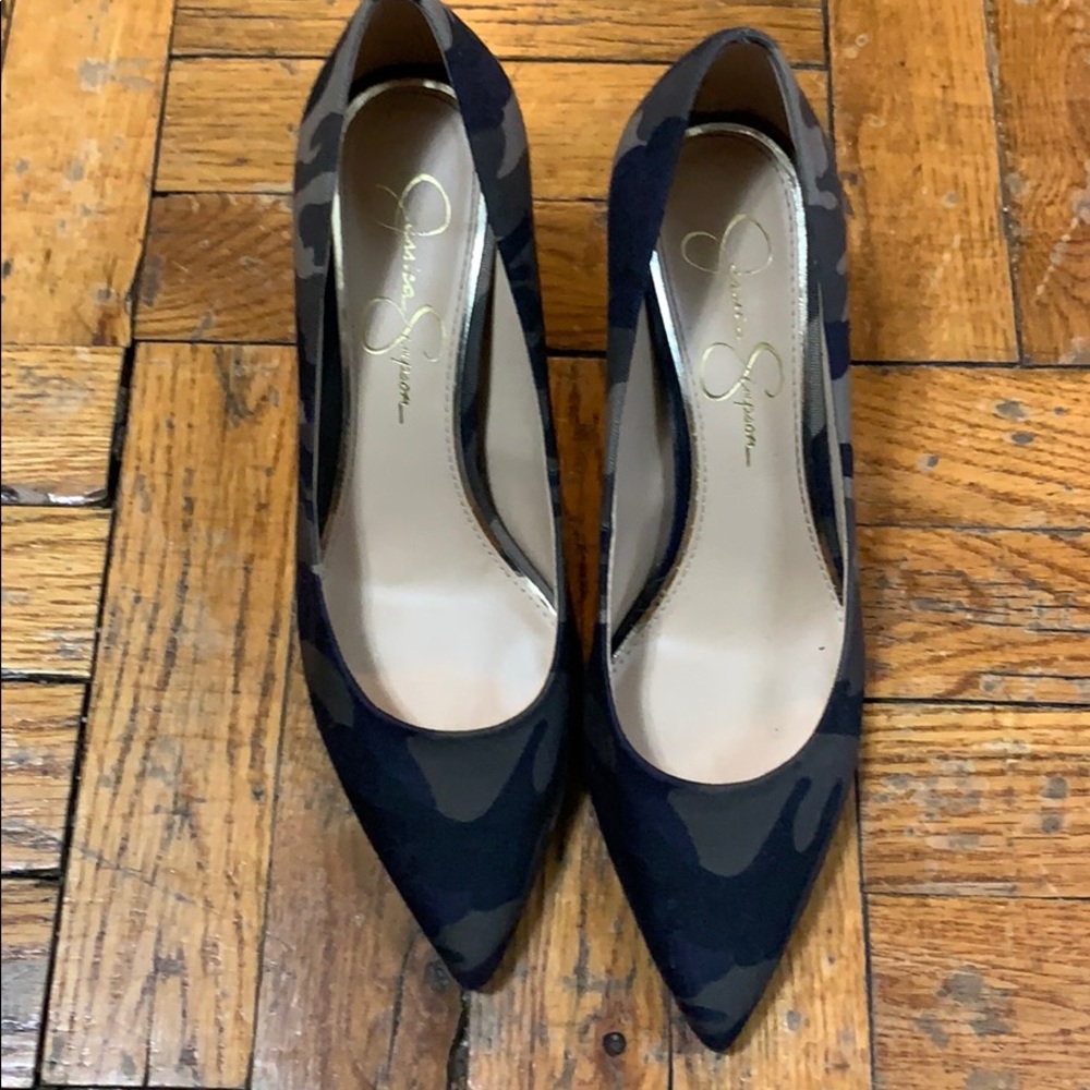 Jessica Simpson Camouflage heals